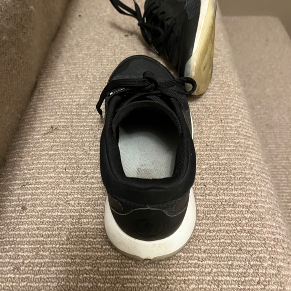 Lululemon sneaker size 6 - Picture 8 of 8